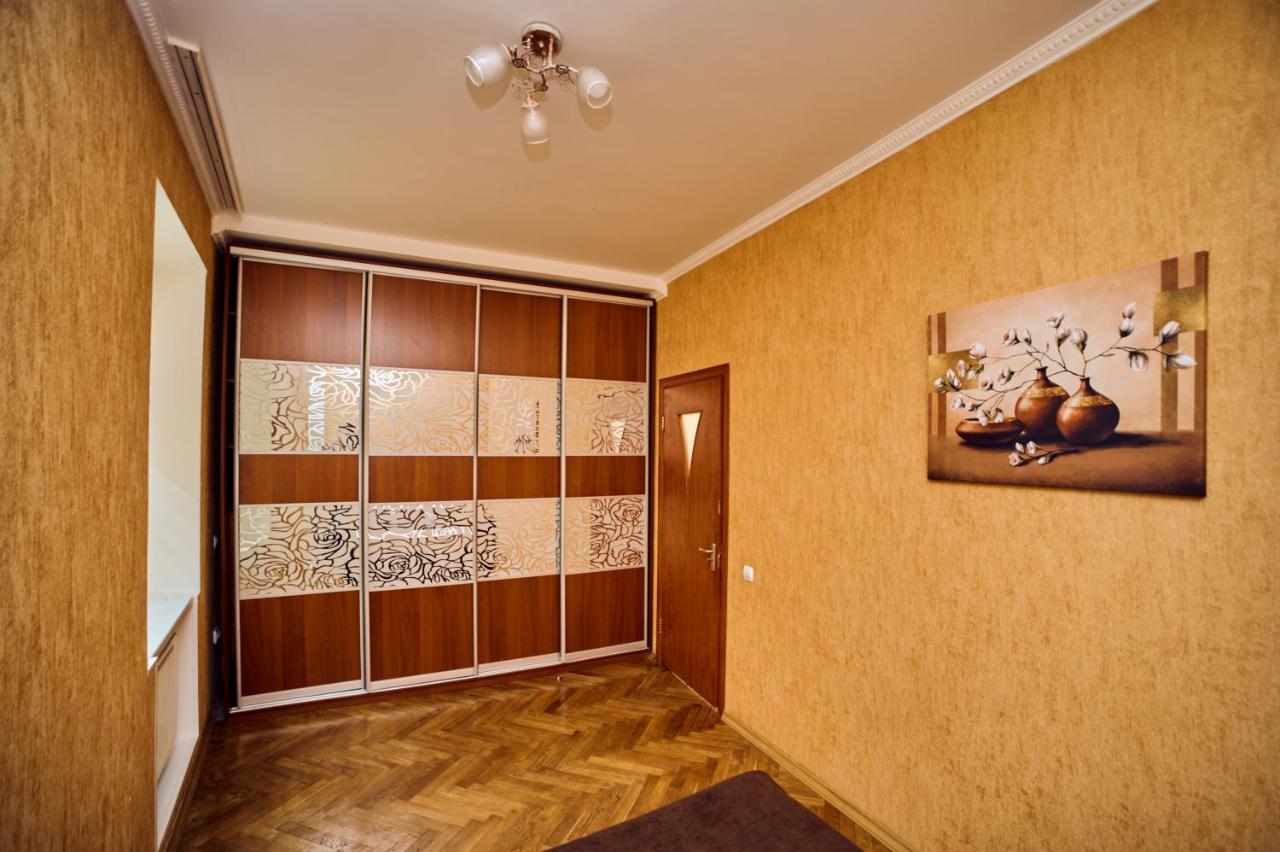Apartments Near Potocki Palace Lvov Exteriér fotografie